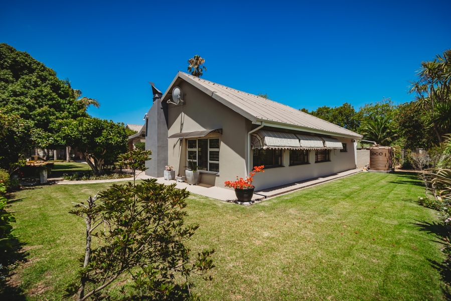 5 Bedroom Property for Sale in Heather Park Western Cape